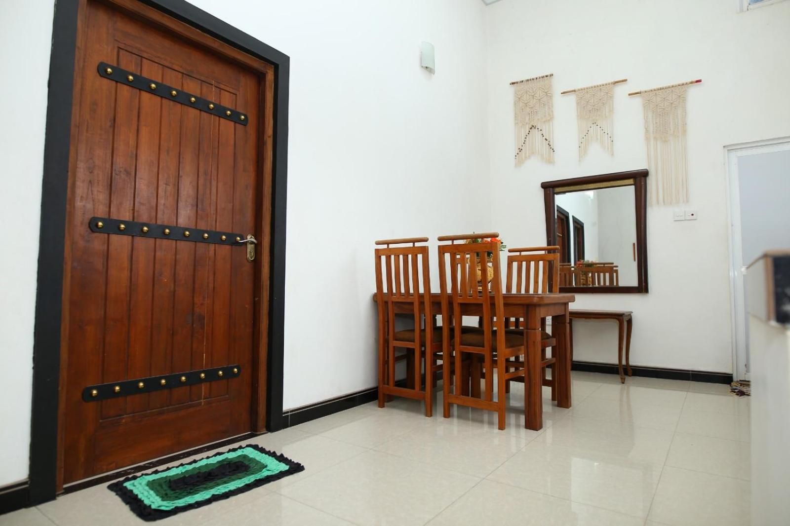 Sujee'S Guest House With Two Bed Rooms Anuradhapura Exteriör bild