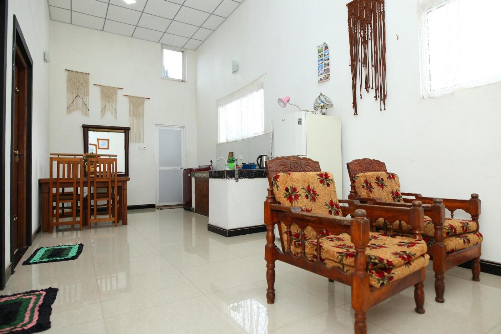 Sujee'S Guest House With Two Bed Rooms Anuradhapura Exteriör bild