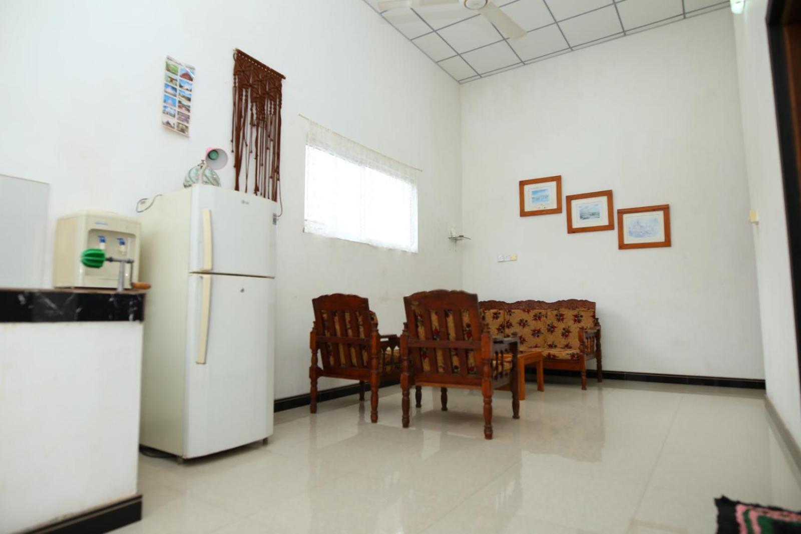 Sujee'S Guest House With Two Bed Rooms Anuradhapura Exteriör bild